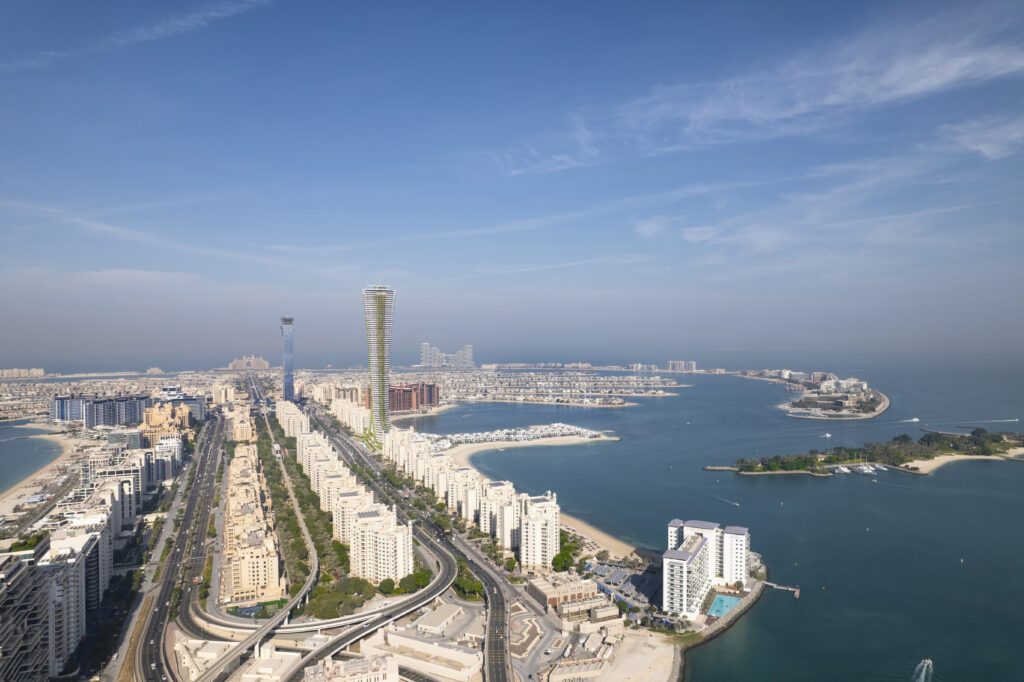 4 Bedroom Properties for Sale in Palm Jumeirah: Aerial view of Palm Jumeirah with Como Residences at the trunk