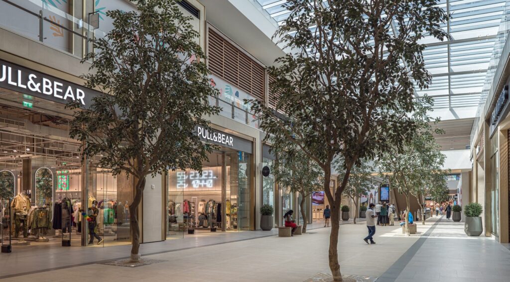 Dubai Hills Mall boulevard near Parkside Views